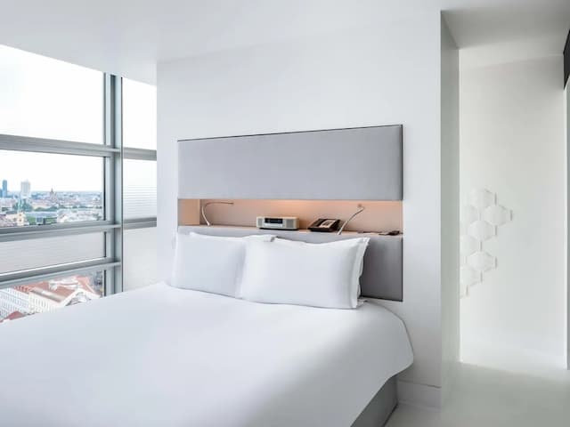 SO/ Vienna-SO/ Studio, Ferris Wheel View (Suite)-1