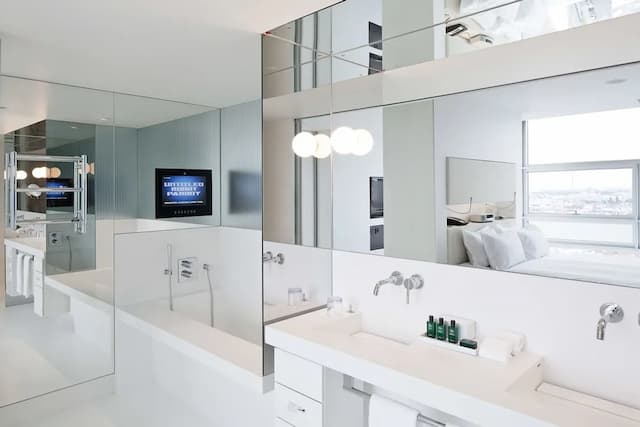 SO/ Vienna-SO/ Studio, Ferris Wheel View (Suite)-3