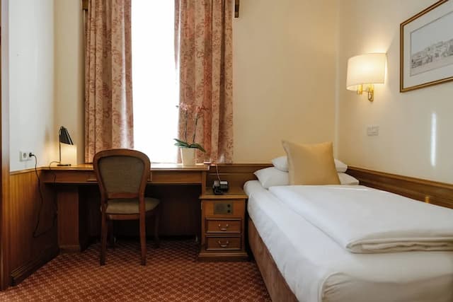 市中心飯店-標準單人房-1