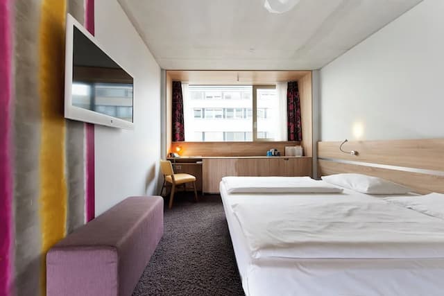 심즈 호텔 - 메트로 U3 옆의 시티호텔-컴포트 트윈룸-1