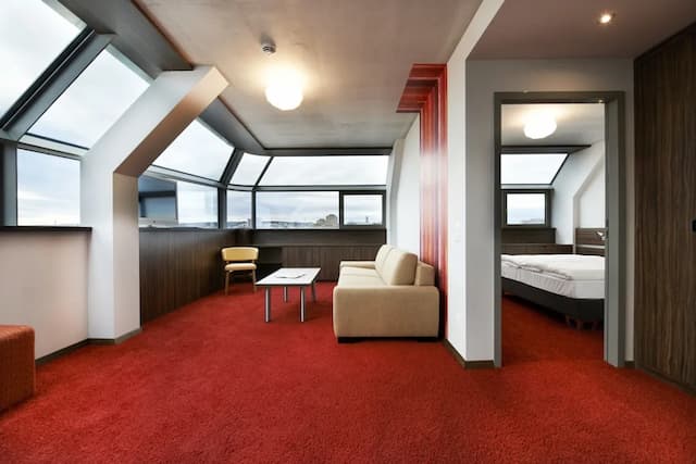 심즈 호텔 - 메트로 U3 옆의 시티호텔-스위트-2