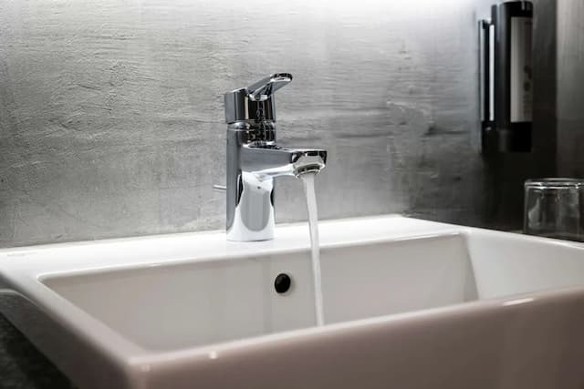 維也納施泰根博閣城際飯店-標準雙床房-4