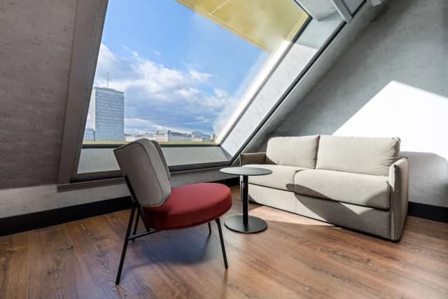 래디슨  레드 호텔, 비엔나-주니어 스위트-6