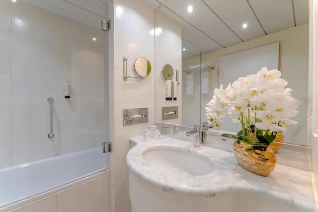 플라자 프리미엄 비엔-컴포트 트윈룸-9