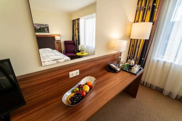 플라자 프리미엄 비엔-컴포트 트윈룸-6