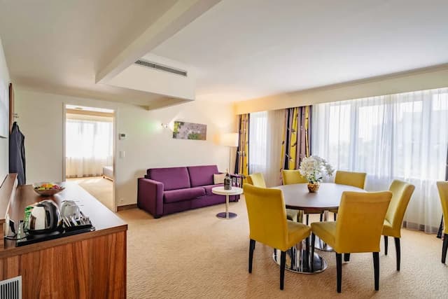 플라자 프리미엄 비엔-스위트-1