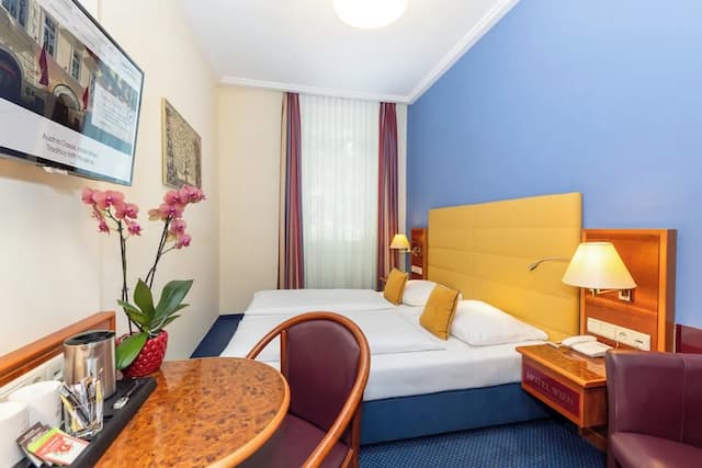 Austria Classic Hotel Wien-Standard Double or Twin Room, City View-6