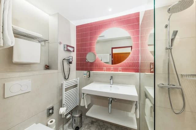 Austria Classic Hotel Wien-Standard Double or Twin Room, City View-11