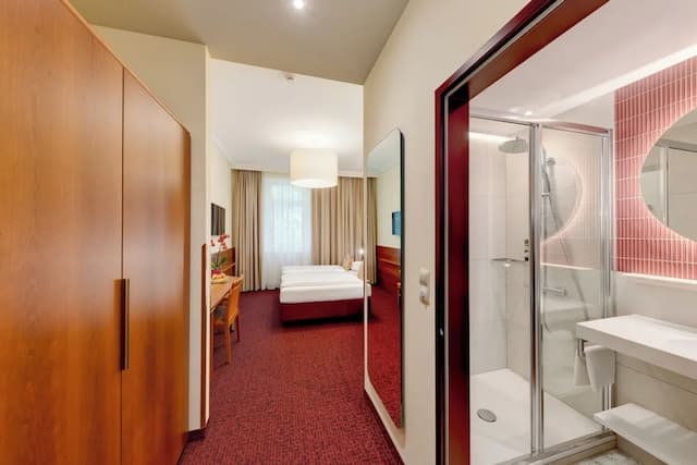 Austria Classic Hotel Wien-Standard Double or Twin Room, City View-7