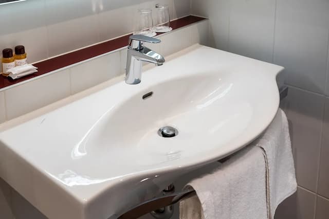 Austria Classic Hotel Wien-Classic Double Room, Courtyard View-6