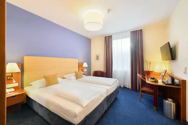 Austria Classic Hotel Wien-Comfort Double or Twin Room, Courtyard View-1