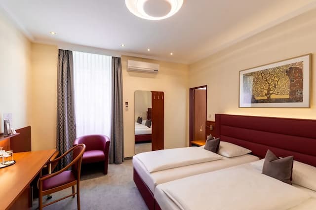 Austria Classic Hotel Wien-Comfort Double or Twin Room, Courtyard View-6