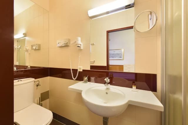 Austria Classic Hotel Wien-Standard Single Room, City View-4