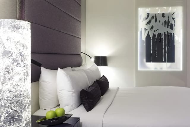 ルネサンス ウィーン シェーンブルン ホテル-クラシック ルーム キングベッド 1 台-2