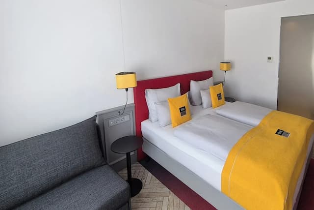 維也納弗朗茲 Holiday Inn - the niu 飯店-尊榮客房, 1 張加大雙人床和 1 張沙發床 (Up to 3 Adults)-12