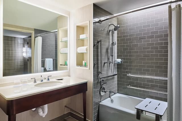 더 웨스틴 시카고 리버 노스-디럭스 스위트, 킹사이즈침대 1개 (Mobility Accessible, Tub)-6