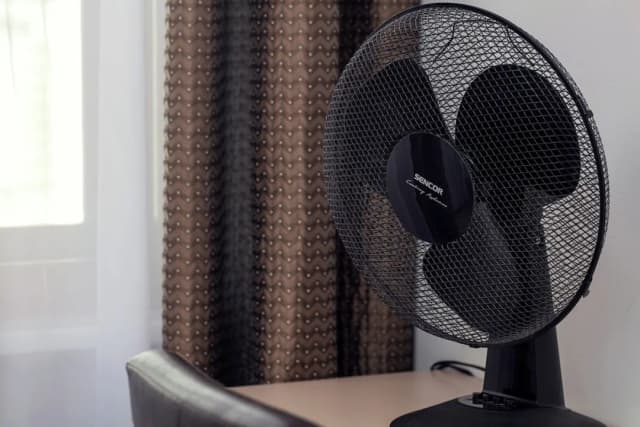 布拉格高級飯店-標準四人房-7