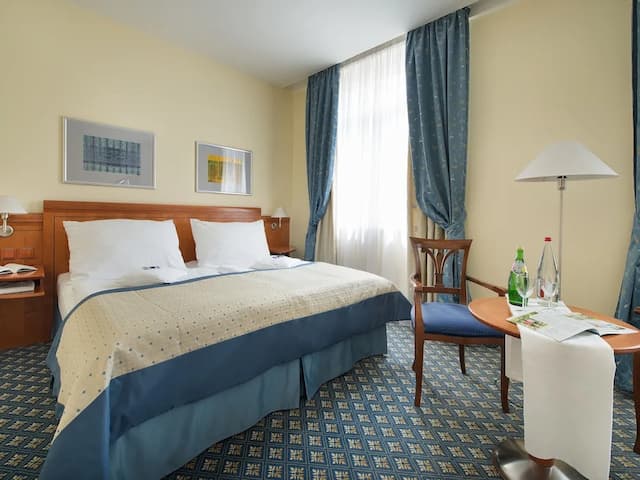 Ramada by Wyndham Prague City Centre-Room, 1 King Bed, Non Smoking-2