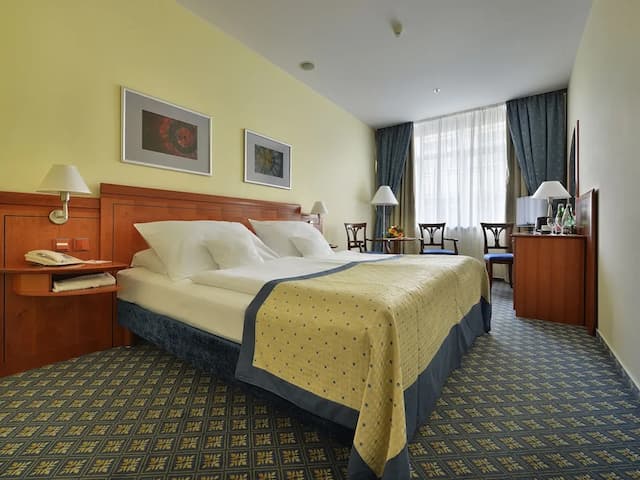 Ramada by Wyndham Prague City Centre-Room, 1 King Bed, Non Smoking-3