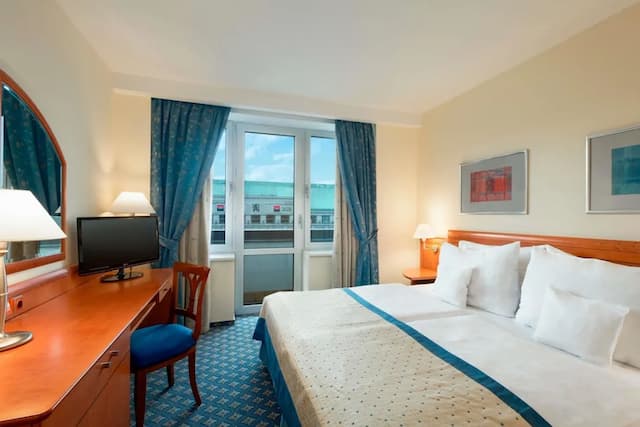 Ramada by Wyndham Prague City Centre-Room, 1 King Bed, Non Smoking-1