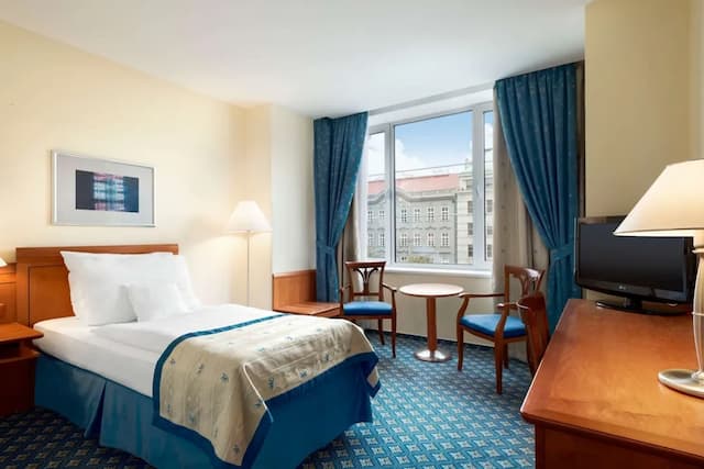 Ramada by Wyndham Prague City Centre-Room, 2 Twin Beds, Non Smoking-3