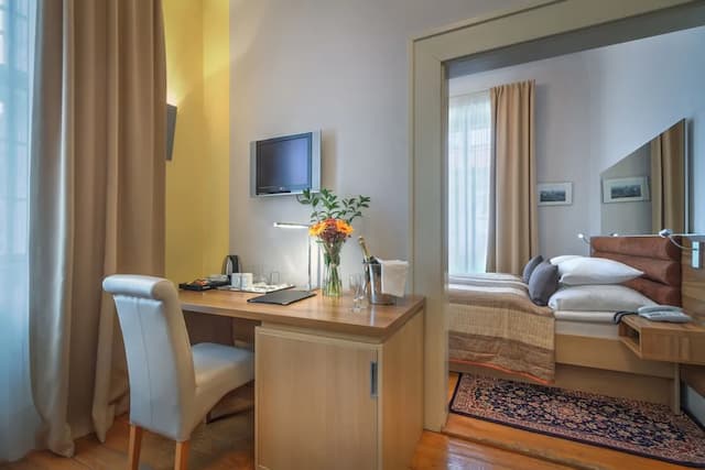 Hotel Monastery-Deluxe Double Room-4