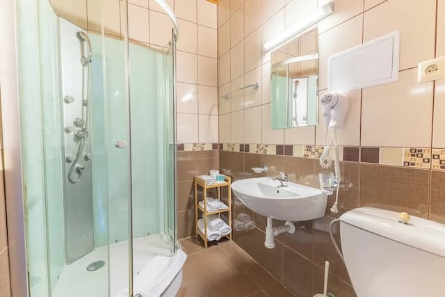 Hotel Wilhelm-三人房-5