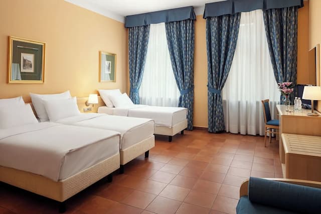 ホテル シーザー プラハ-トリプルルーム-1