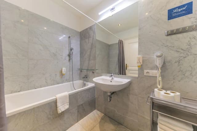 Royal Prague City Apartments-Standard Family Apartment-4