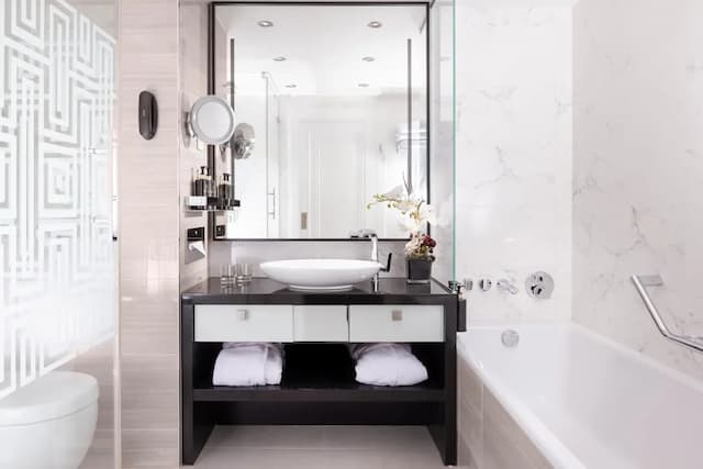 Hilton Prague Old Town-套房, 1 张特大床, 城市景观 (Governor)-8