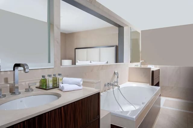 Hilton Prague Old Town-套房, 1 张特大床-11