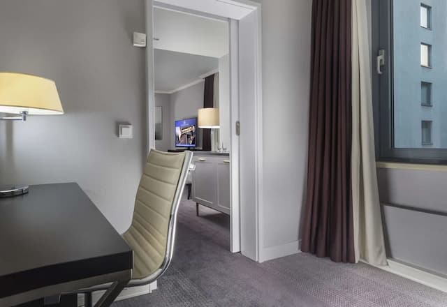 Hilton Prague Old Town-家庭套房, 1 张特大床-2