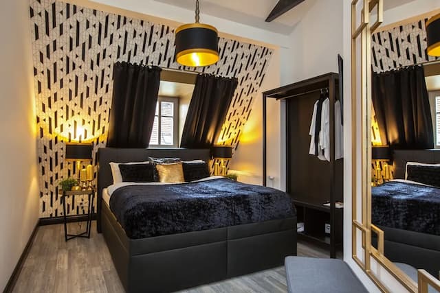 골든 프라하 룸-디럭스 더블룸-1