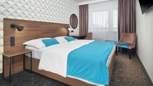OREA Hotel Pyramida Praha-Deluxe Room, Pool Access-1