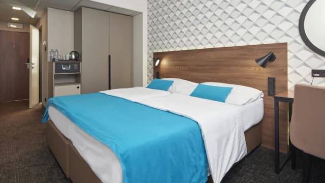 OREA Hotel Pyramida Praha-Deluxe Room, Pool Access-3