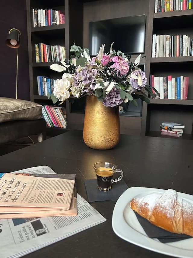 徽章飯店-Suite Library-9