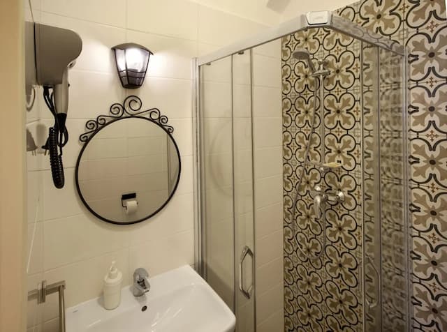 裴森科托舊城飯店-舒適四人房-4