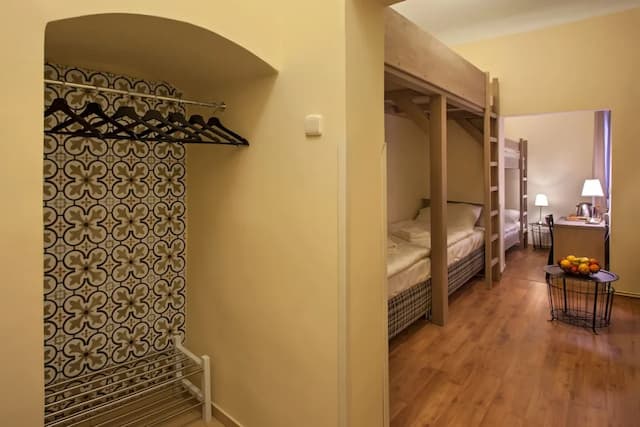 裴森科托舊城飯店-家庭客房, 庭園-2