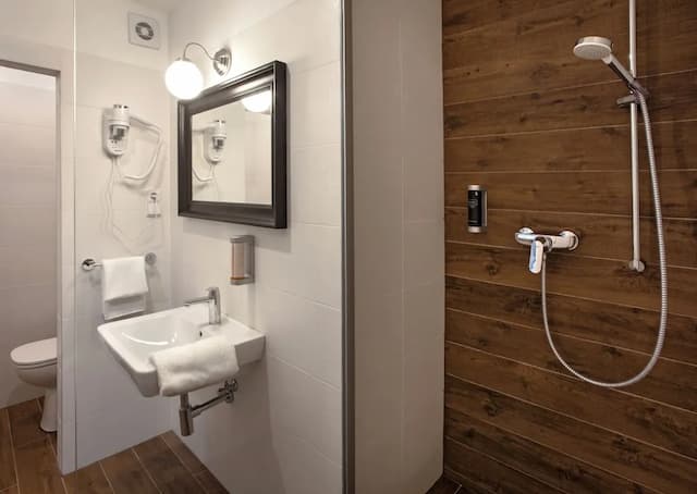 裴森科托舊城飯店-經濟四人房-3