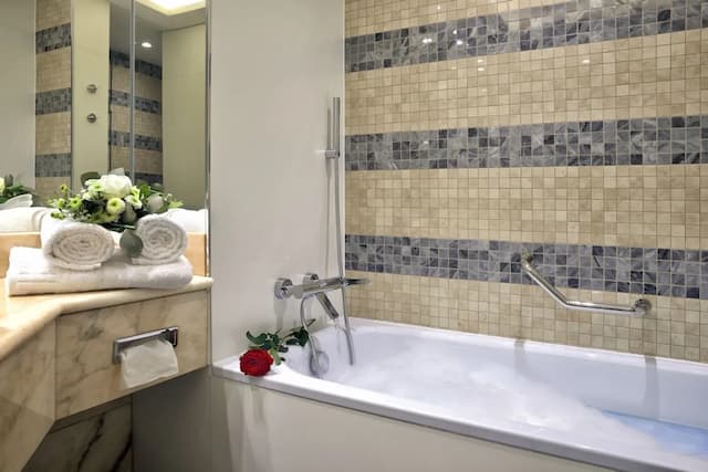 薩沃伊酒店-普通套房-12