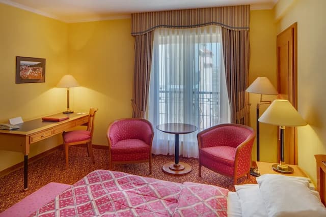 薩沃伊酒店-標準雙床房-1