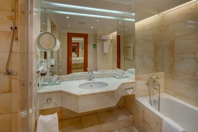 薩沃伊酒店-標準雙人房, 露台-7