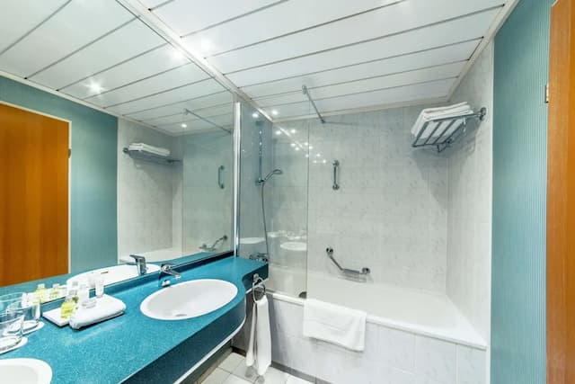 NH プラハ シティ-スタンダード ルーム (Extra Bed 2 adults + 1 child)-2