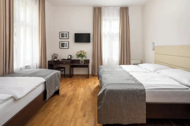 Hotel Unique-Standard Triple Room-1