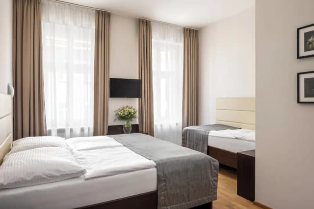 Hotel Unique-Standard Triple Room-3