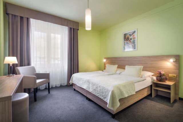 大西洋酒店-Superior Double or Twin Room with Air Conditioning-2