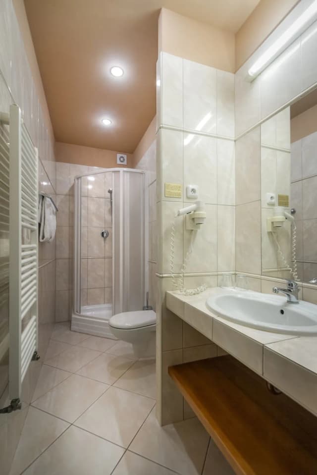 大西洋酒店-Superior Double or Twin Room with Air Conditioning-5
