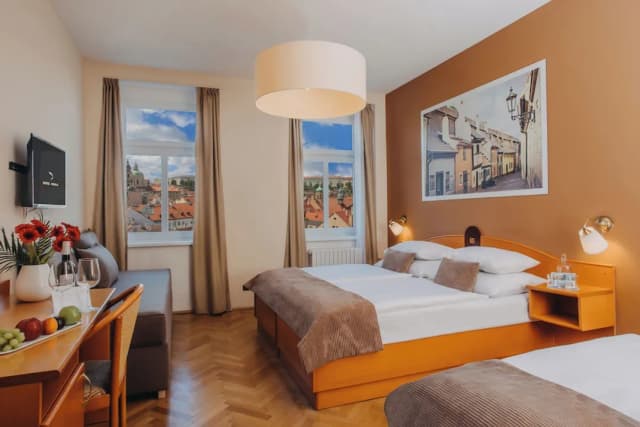 Hotel Merkur - Czech Leading Hotels-Quadruple Room-2