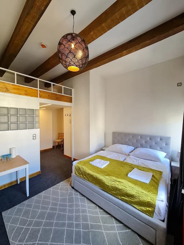 布拉格S42飯店-高級四人房-2