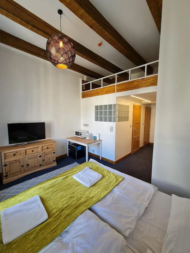 布拉格S42飯店-高級四人房-11